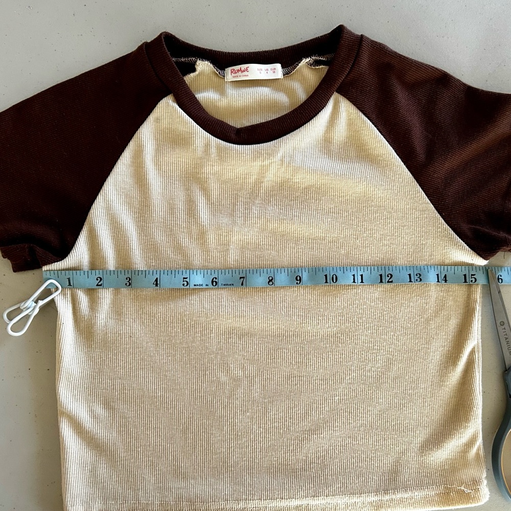 ROMWE Tan & Brown Cropped Top Short Sleeve Size Small/4 - Picture 6 of 7